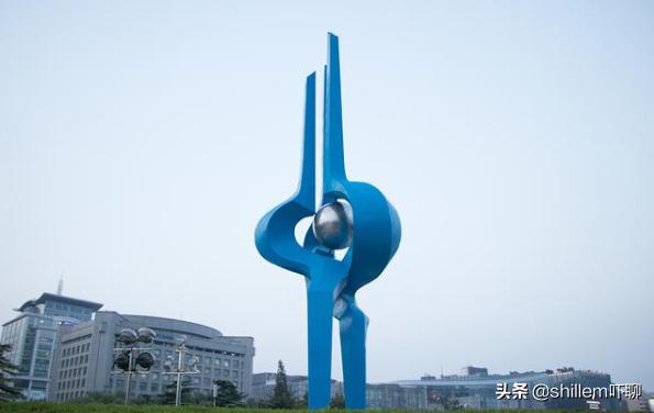 济南和青岛综合实力哪个强,济南青岛城区比较谁更强