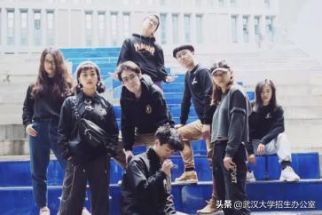 毛主席此生只正式视察过2所大学，其中1所在武汉，走出了100余位两院院士！