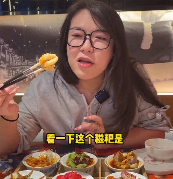 一顿饭吃一只羊？恩克30岁出头体重近400，手臂开始出现“黑斑”