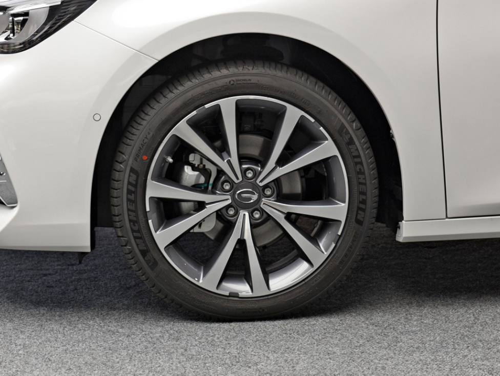 不输豪华品牌的车,广汽传祺ga6试驾视频