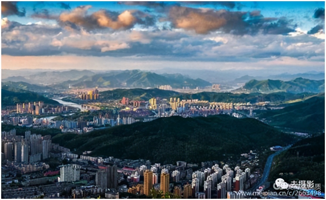 那座处处“坟”名的辽东山城是我的家乡