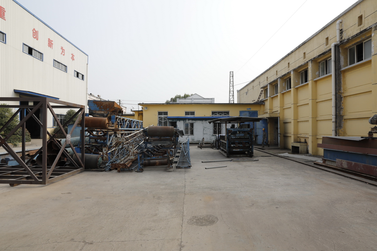 湖北险峰机器厂历史,险峰机器厂简介