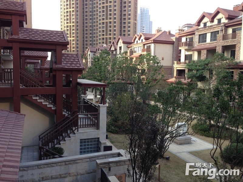 武昌百瑞景现状,百瑞景与复地东湖国际对比