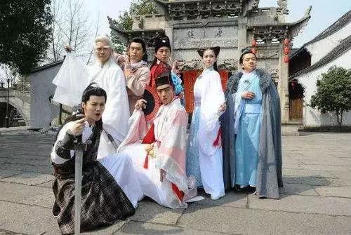 鲁迅笔下的鲁镇是什么样的地方,鲁迅小说中的鲁镇是个怎样的地方