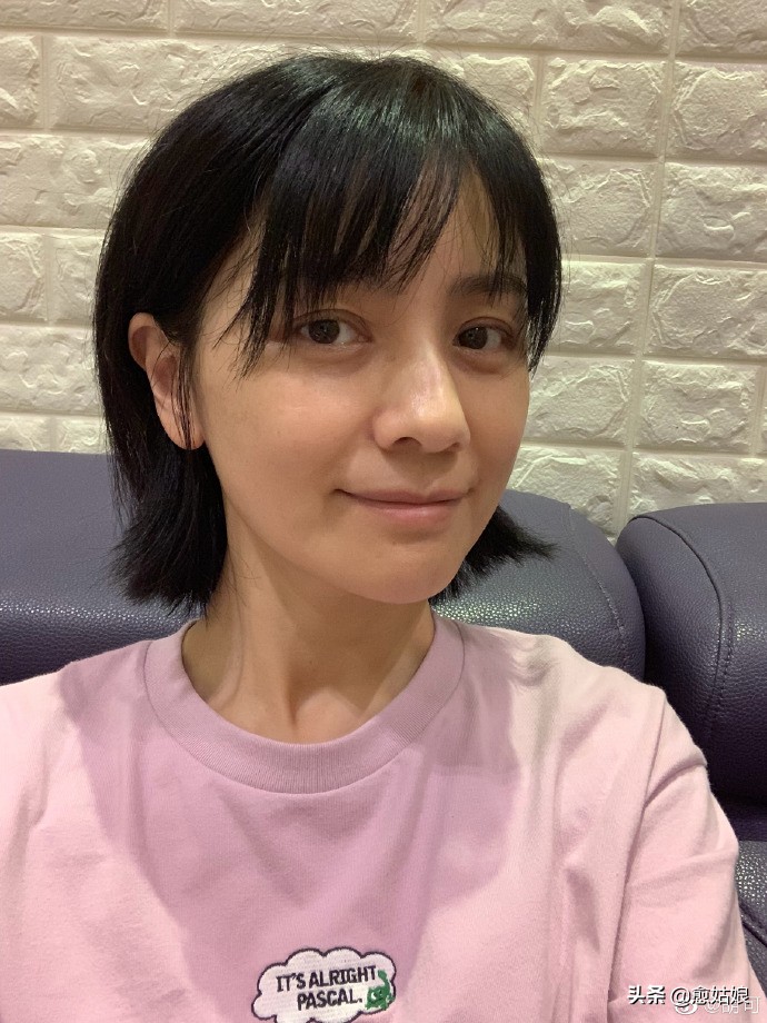 胡可素颜照曝光,胡可晒照片