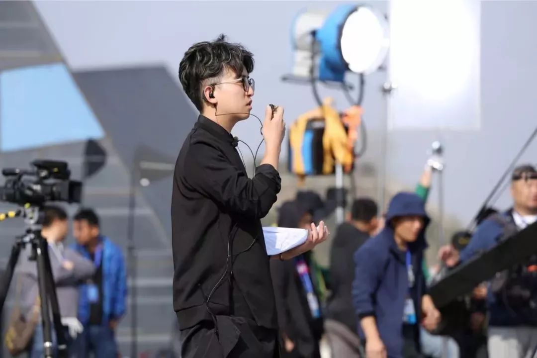 吴彤为啥选宋亚轩去王牌,宋亚轩被华晨宇粉丝撞了