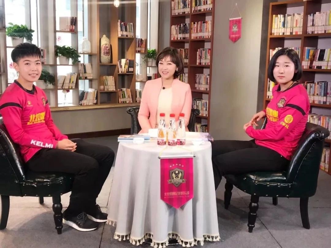 铿锵玫瑰美丽绽放女足夺冠,铿锵玫瑰姑娘