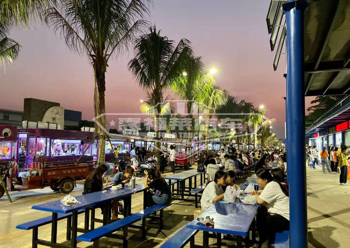 为「Z世代」量身打造的美食休闲一条街，“C位出道”妥妥的