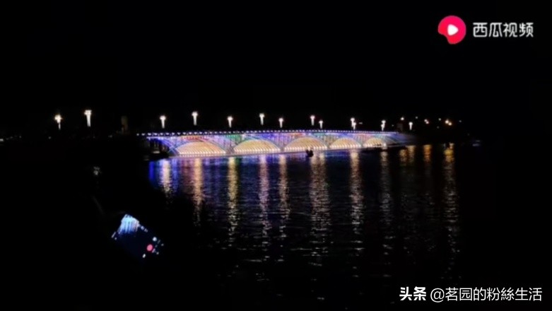 长春,炒粉、有轨电车、音乐喷泉