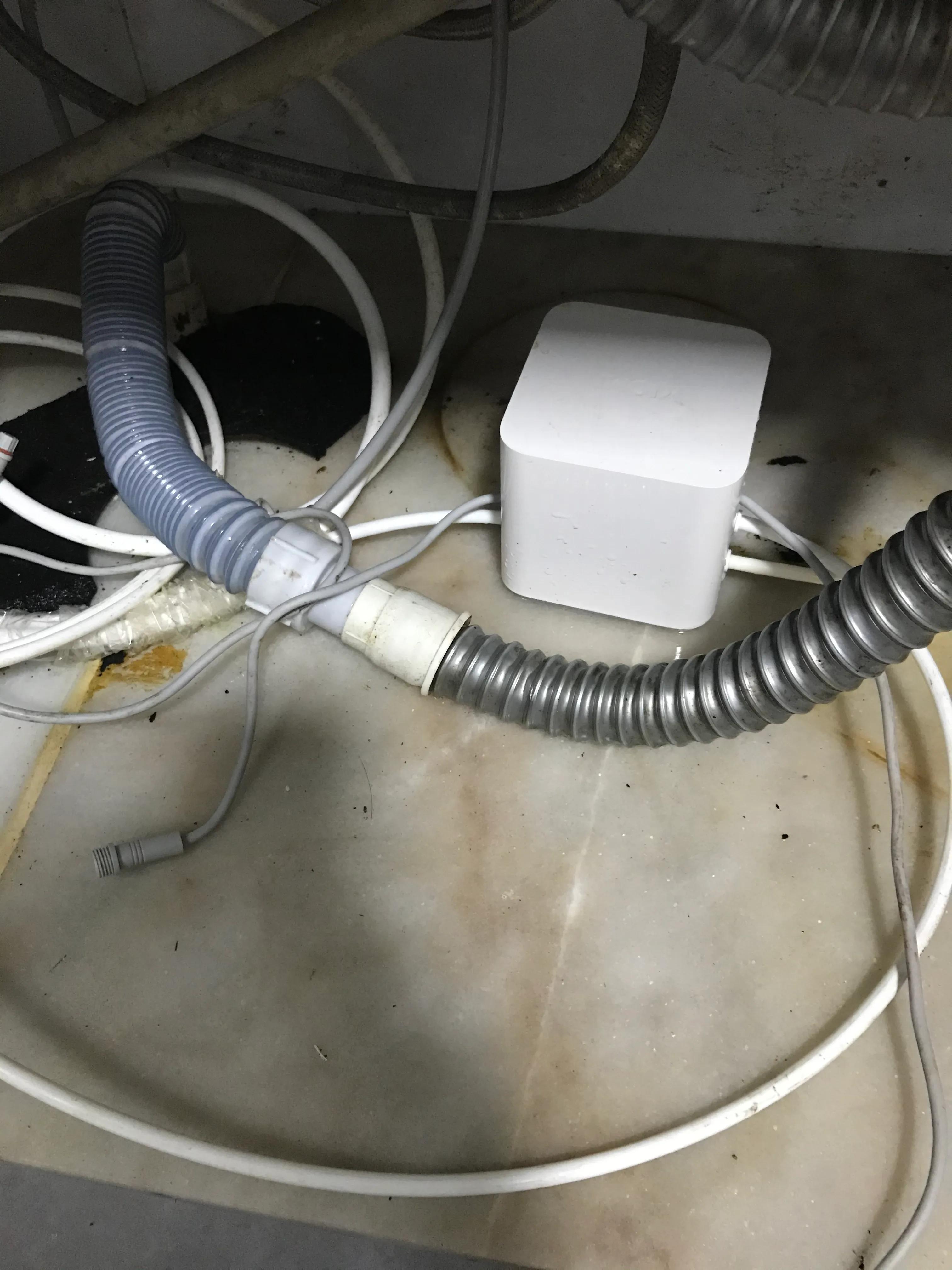 小米净水器云米水盒子进水后修理