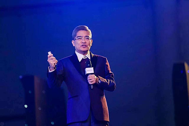 郎咸平以前是干什么的,郎咸平如何走下神坛