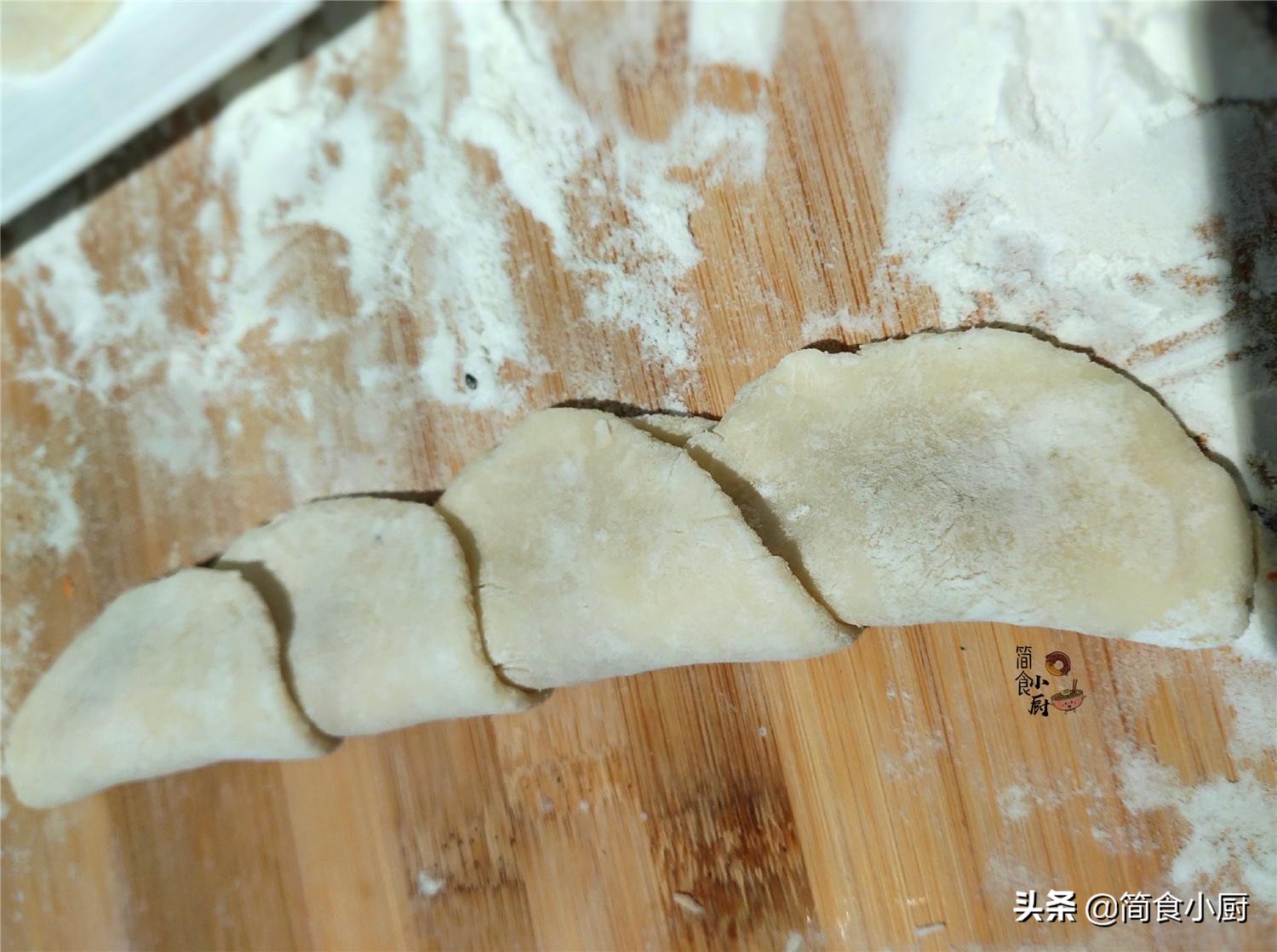 饺子皮玫瑰花做法视频教程全集,饺子皮玫瑰花的做法大全