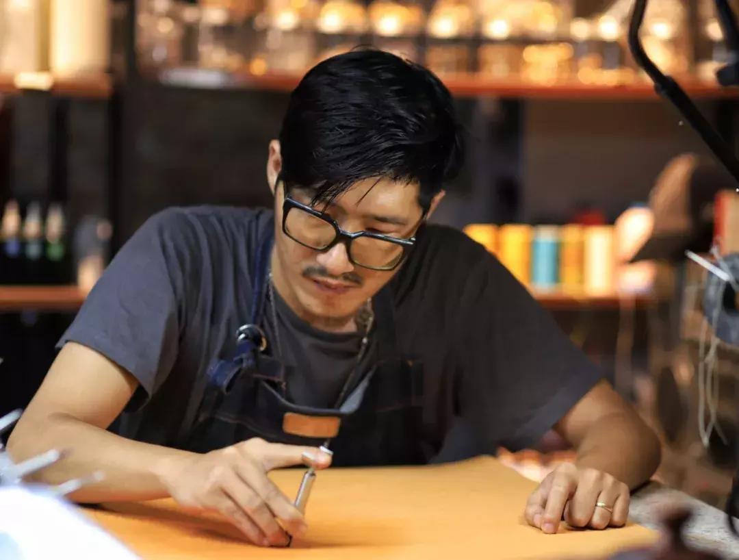 中国最有名的皮雕大师刘扬,刘扬的皮雕世界