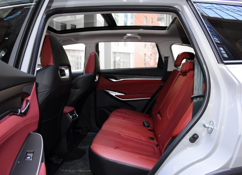 15到20万的中型suv六座油耗低的车,哪款SUV车省油而且性能好适合家用