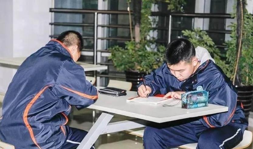 保定“最有名”的3所高中，都培养出无数“名人”，你母校在列？
