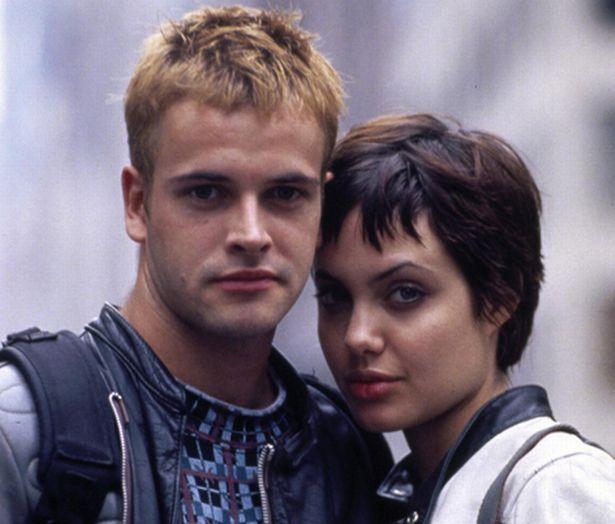 安吉丽娜朱莉离婚后访谈,安吉丽娜朱莉感情经历