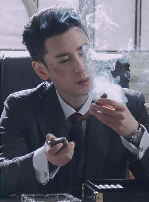 2013年“鳌拜”沈泰在咖啡厅暴打于正：为什么这么对我，你个变态