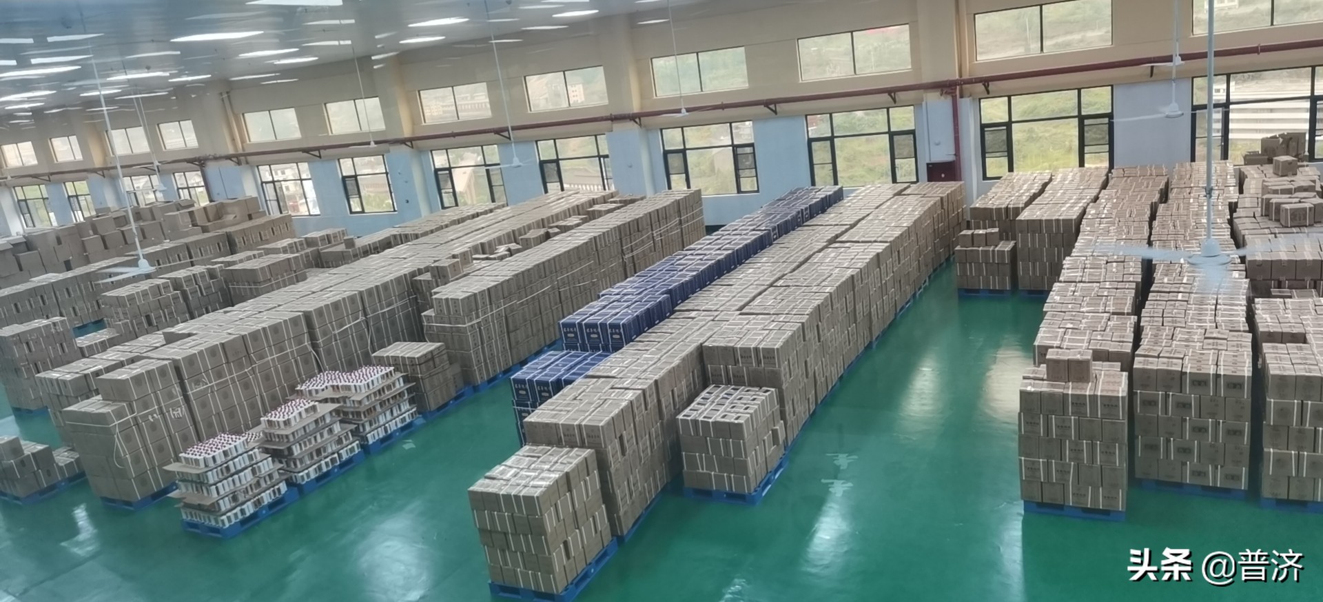 酱香酒的七大特点足以慰风尘,遮羞扇和红盖头