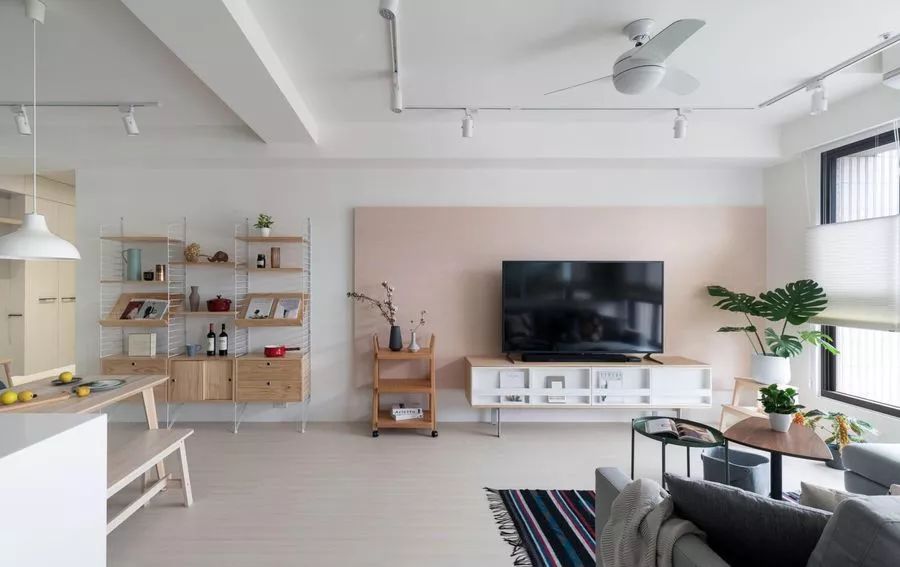 案例欣赏|89㎡北欧风三居，玻璃窗隔出明亮书房