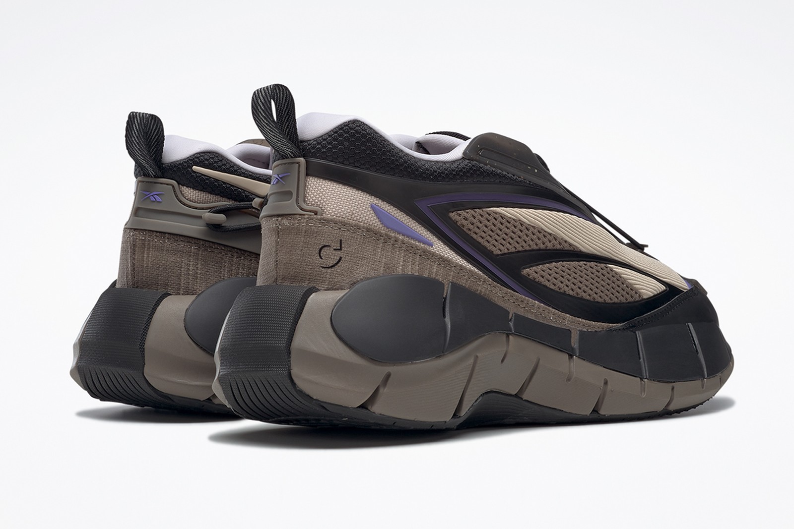 REEBOK看起来很努力很努力