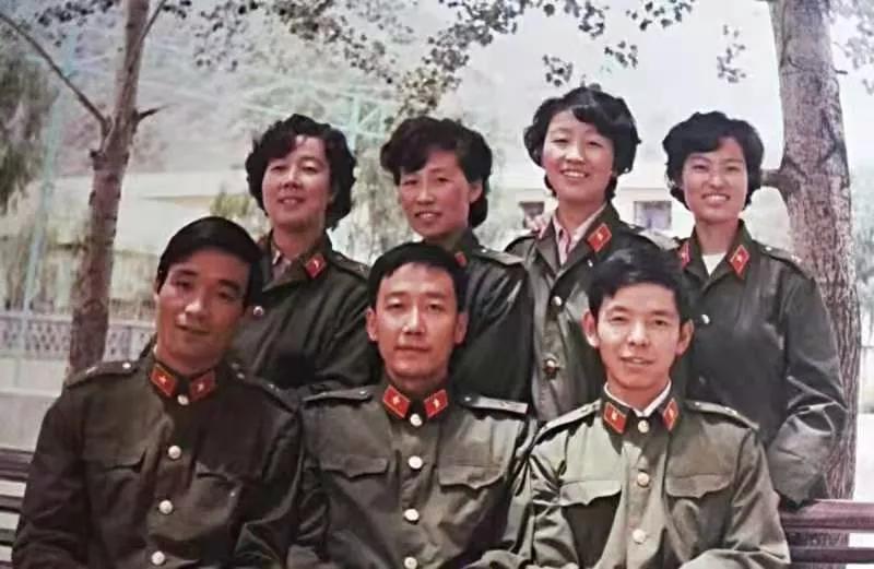 在*藏西**,我们的第三*战野**医院,我们的芳华……