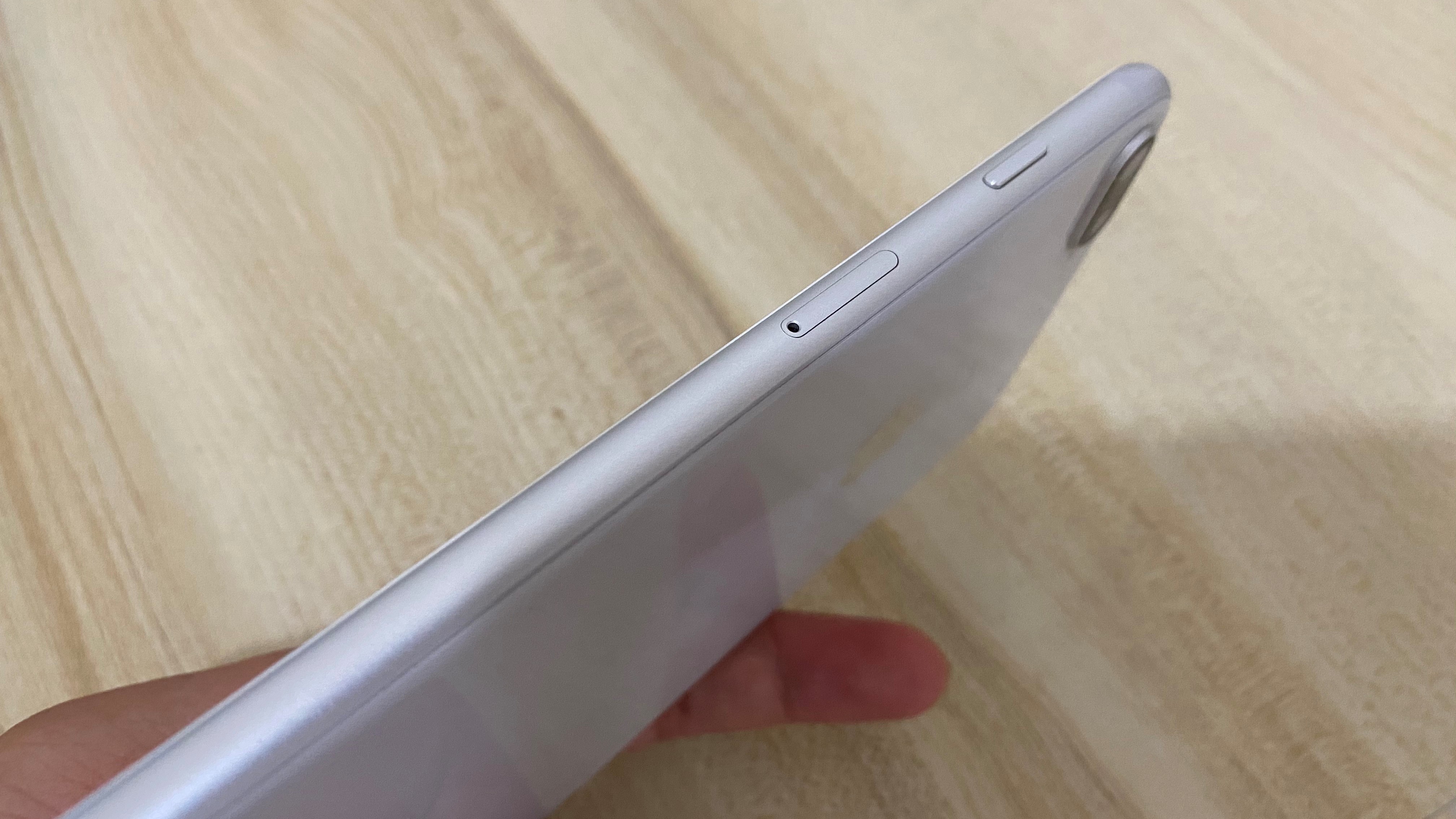 苹果8p手机用了5年了该不该换一个,朋友说他要换手机我该怎么回他