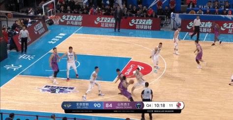 林书豪头破血流,林书豪手肘撞飞