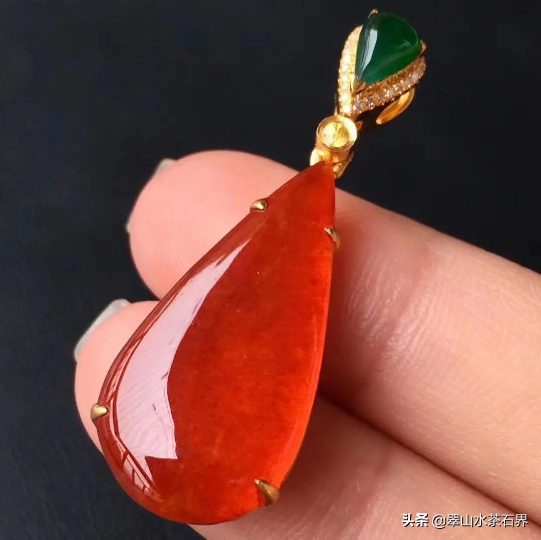 不同颜色翡翠含的元素,不同种类绿色的翡翠