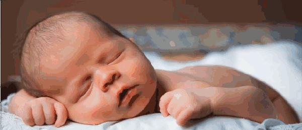 宝宝黄疸脸黄身上不黄是什么原因,宝宝因黄疸肤色奇黑无比