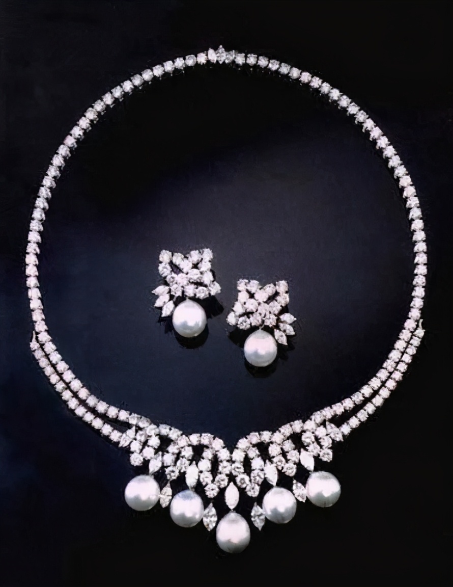 戴妃经典款戒指,戴妃蓝宝石珠宝