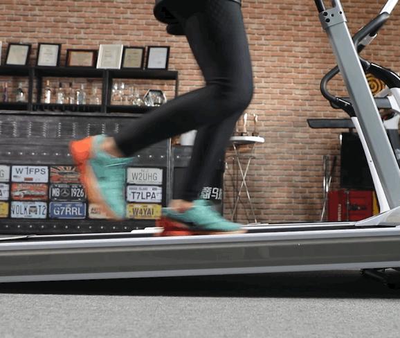 2000元左右跑步机哪个性价比高,2000左右可以看电视的跑步机推荐