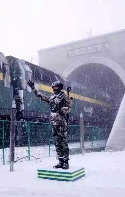 中国*警武**！是时候上头条了