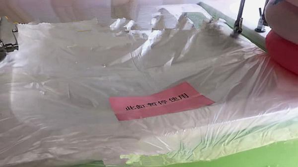 母婴店的员工给婴儿洗澡方法,母婴店给宝宝洗澡的人叫什么岗位