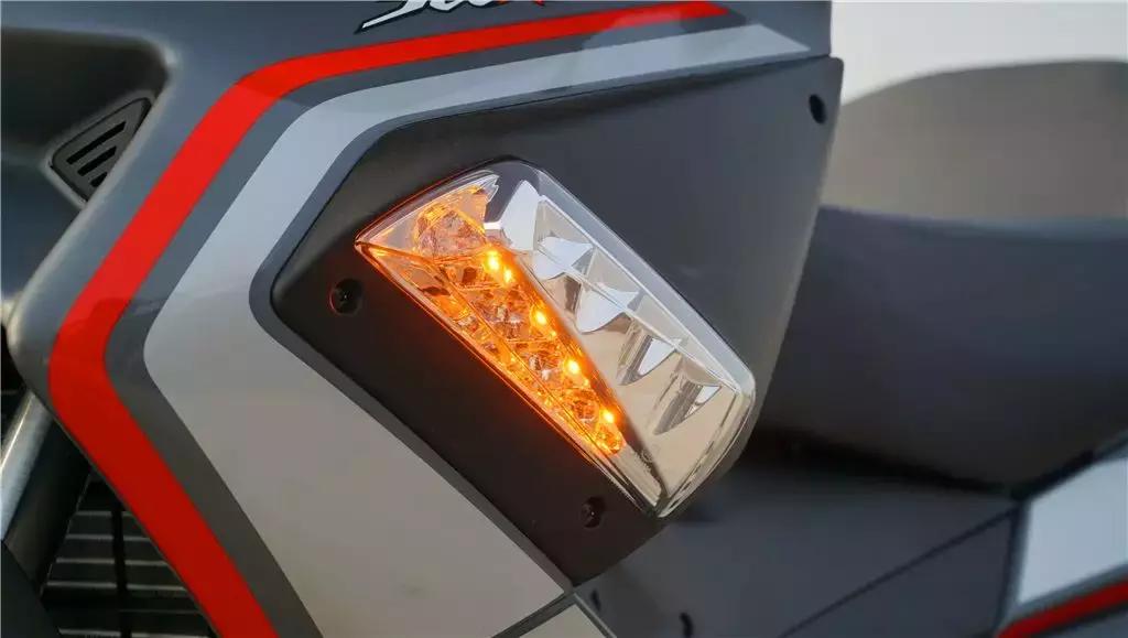 鍜宻rmax300鍚岀骇鐨勮溅,srmax300楠戣鎰熷彈