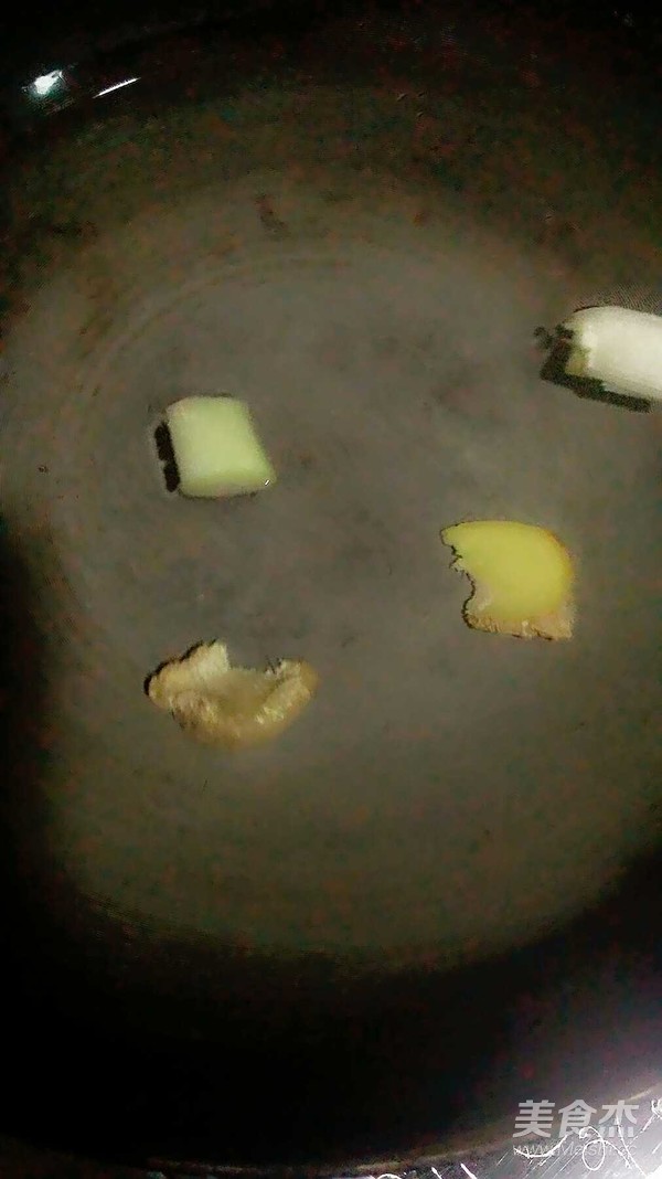 白灼虾如何不用料酒去除腥味儿,白灼虾煮几分钟口感最好