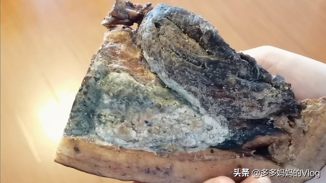 有霉的腊肉怎么吃,长霉的腊肉用火烧过可以吃吗