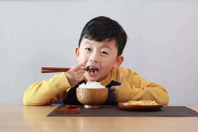 他远离污染，耗时6年扎根纯净沙漠种大米，值得吗？