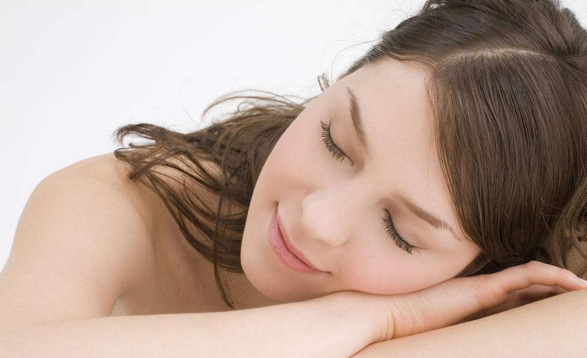 女性腋毛该不该剃除,女的腋毛会越刮越多吗