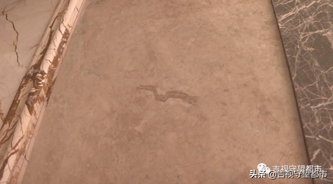 大理石不到一个月开裂怎么回事,大理石开裂是正常现象吗