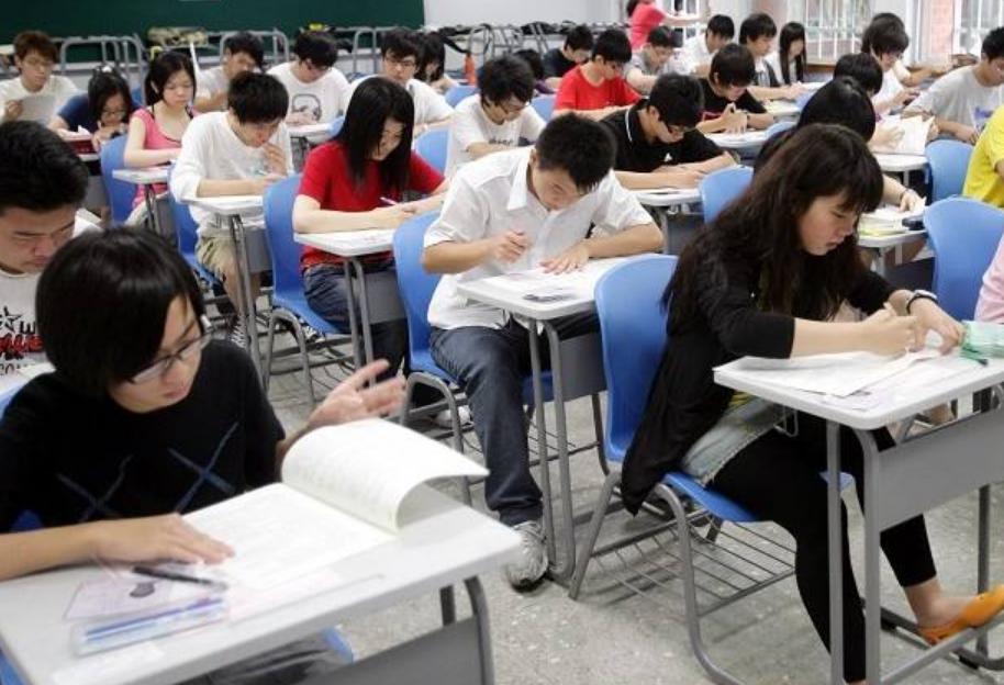 北京一所二本大学被称“官校”，分数线堪比一本，毕业易成公务员