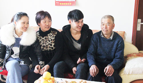 90后回家创业肉兔养殖,00后在农村创业养殖兔业