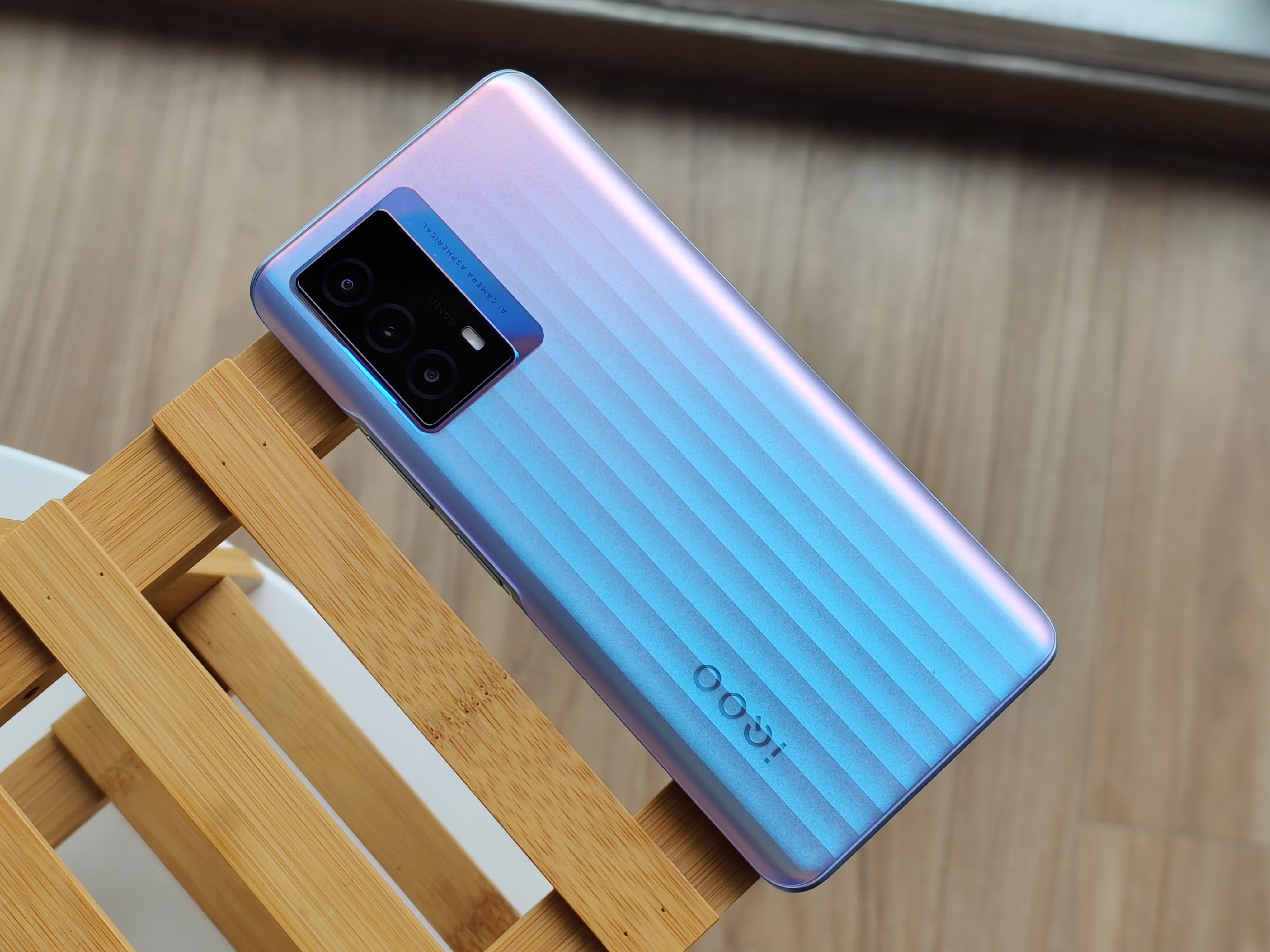 安兔兔跑分iqoo5pro,iqooz5对比小米10相机