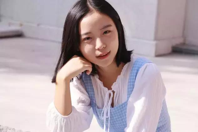 50-60岁秋景拍照摆姿,40至50岁拍照如何摆姿