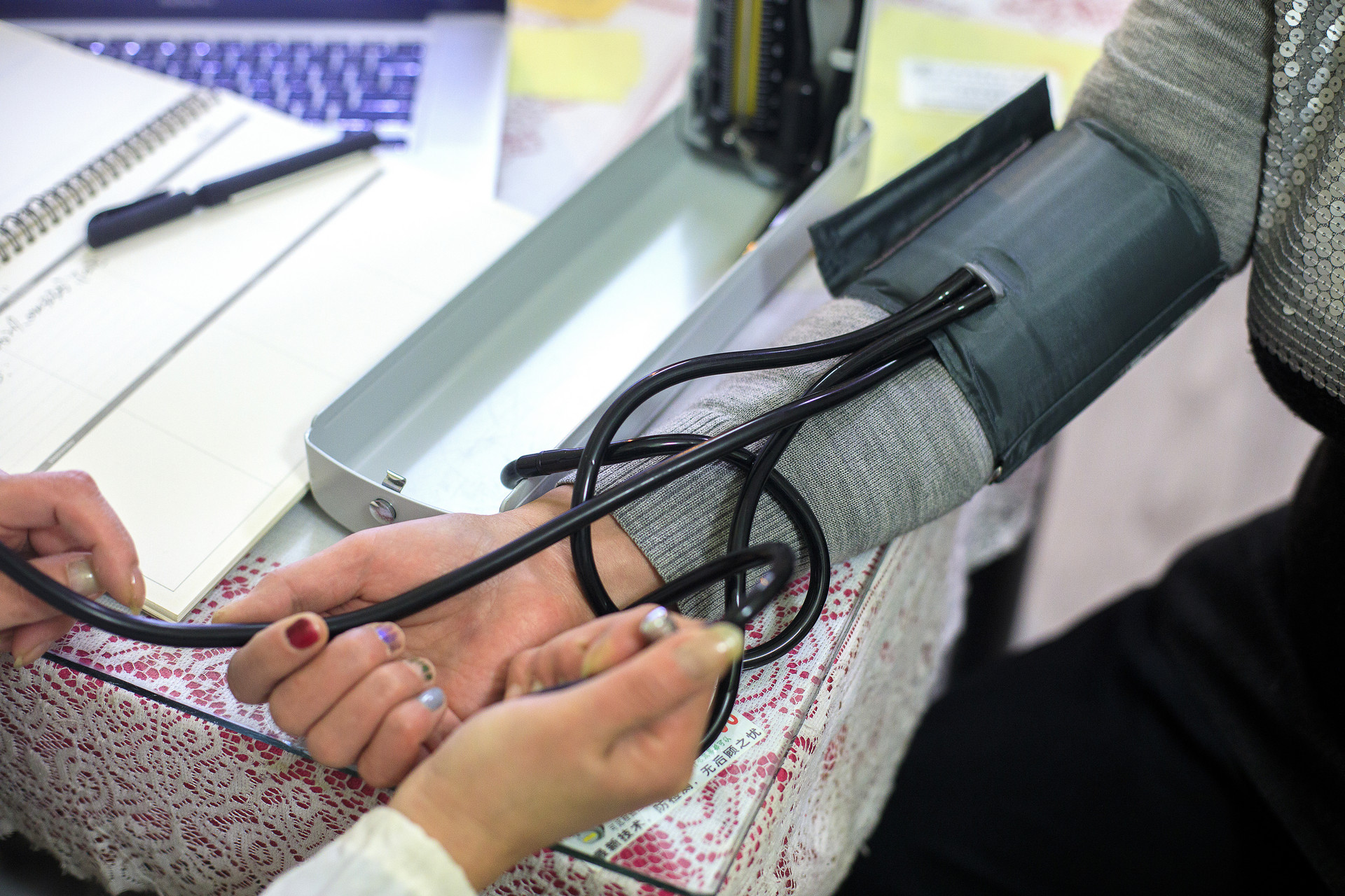 吃咸了喝水能补救吗,吃咸了之后是该多喝水还是少喝水