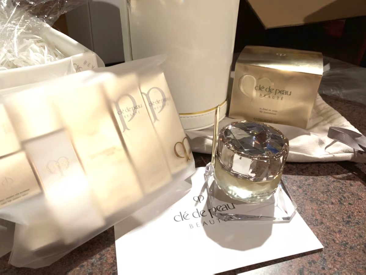 好用的贵妇粉底液测评推荐,世界十大贵妇粉底液