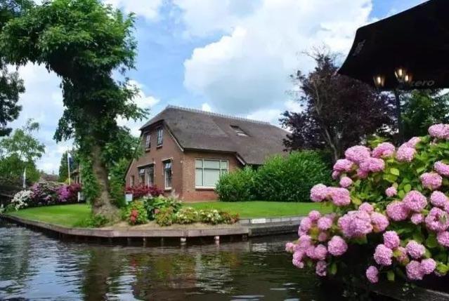 荷兰美丽而神秘的羊角村,羊角村荷兰最受欢迎小镇