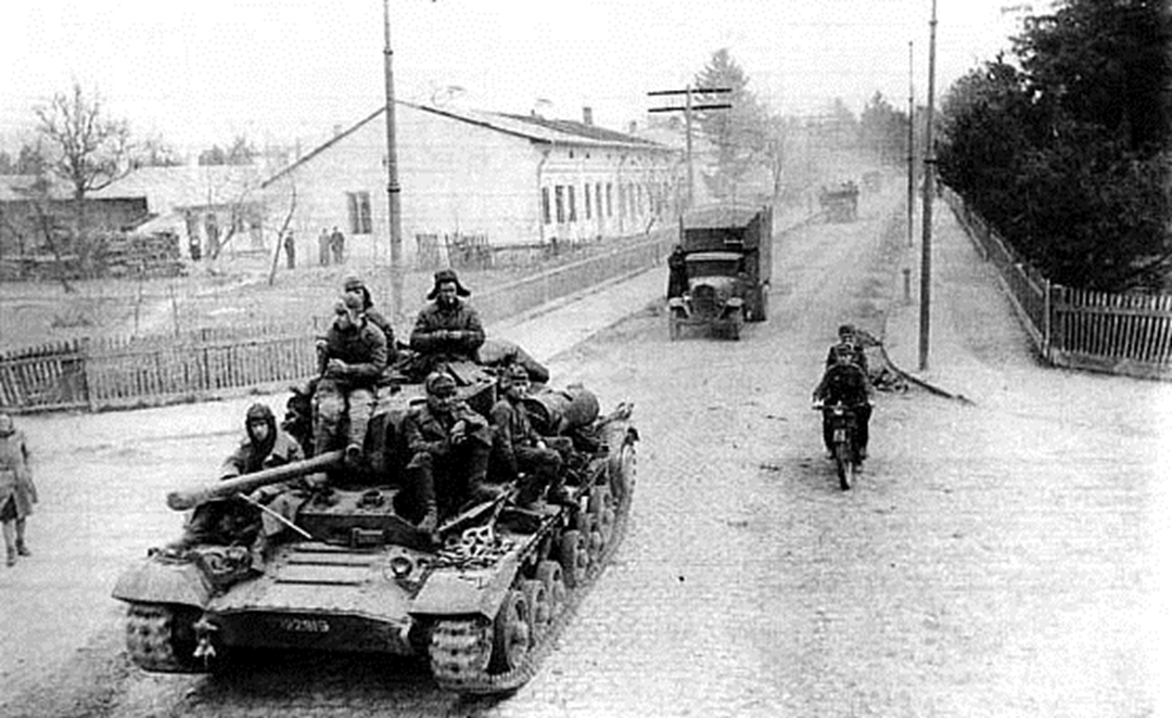 重甲龟速轻坦克，苏军眼中的英国“情人节”坦克，瓦伦丁步兵坦克