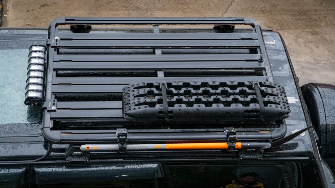 途乐y60隐藏绞盘,途乐y61隐藏的功能