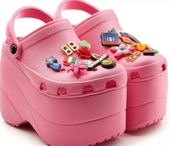 洞洞鞋zara,丑到洞洞鞋