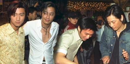 王杰被毒哑事件自导自演,歌手王杰被什么人毒哑的